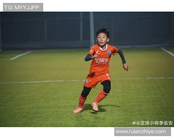 最不粘球的足球球星是谁 他是如何凭借高超技术助力球队的